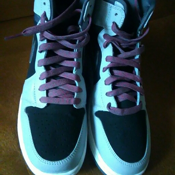 Shoes - Picture 4 of 5